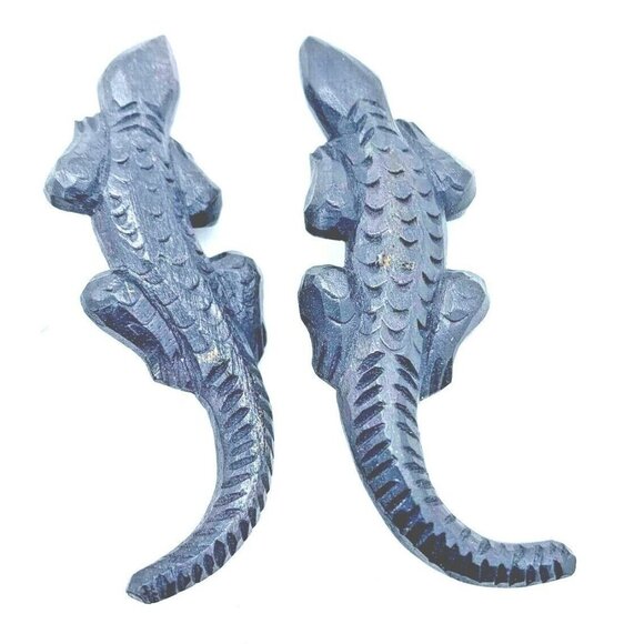Sunya Currie Jewelry - Sunya Currie Gecko Lizard Clip On Earrings Wood Hand Carved Vintage